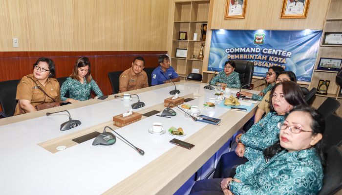 TP PKK Pematangsiantar Salurkan Bantuan untuk Warga Terdampak Bencana di Sibolga