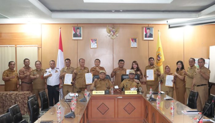 Sertijab Pejabat Eselon II, Bupati Dairi Tegaskan Jalankan Tupoksi dan Tingkatkan Pelayanan