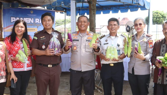 Panen Raya di Lapas, Kapolres Simalungun Beri Motivasi Warga Binaan