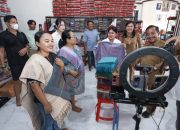 Kunjungi UMKM, Ny Liswati Apresiasi Produk Lokal Siantar