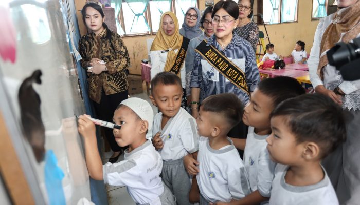 Bunda PAUD Pematangsiantar Kunjungi Sejumlah PAUD, Tekankan Anak Harus Cerdas dan Bahagia