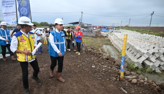 Tinjau Tol Semarang–Demak, Wapres Gibran Tekankan Pengendalian Rob Pantura
