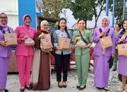 Bhayangkari Simalungun dan Istri Forkopimda Bagikan Ratusan Takjil di Jalan Asahan