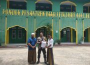 Sambangi Pesantren, Bhabinkamtibmas Ajak Santri Jaga Kamtibmas Ramadan