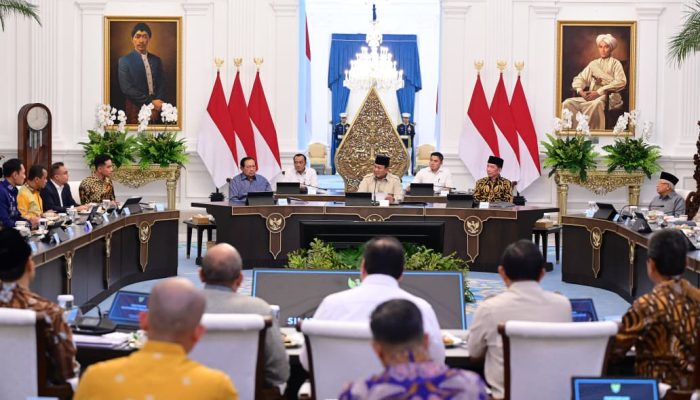 Pertemuan Lintas Generasi di Istana, Wapres Dampingi Presiden Prabowo