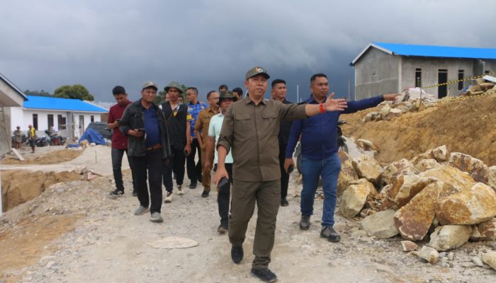 ‎Tinjau Pembangunan Huntap,  Bupati Jonius Taripar Tekankan Akurasi Data Penerima dan Sinergi Infrastruktur