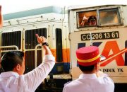 Seskab Teddy: KA Kerakyatan Hadir untuk Mudik Lebaran, Tarif Turun, Layanan Meningkat