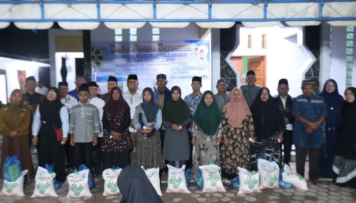 Wabup Dairi Buka Puasa Bersama Warga Lae Nuaha, Serahkan Madrasah dan Santunan