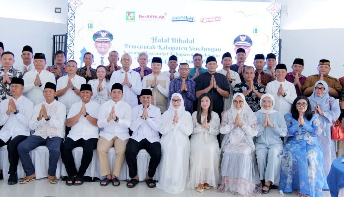 Pemkab Simalungun Gelar Shalat Idul Fitri Perdana di Halaman Kantor Bupati