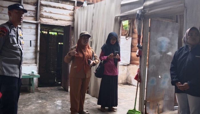 Bencana Puting Beliung di Gunung Maligas, Polisi dan Warga Bersihkan Pohon Tumbang