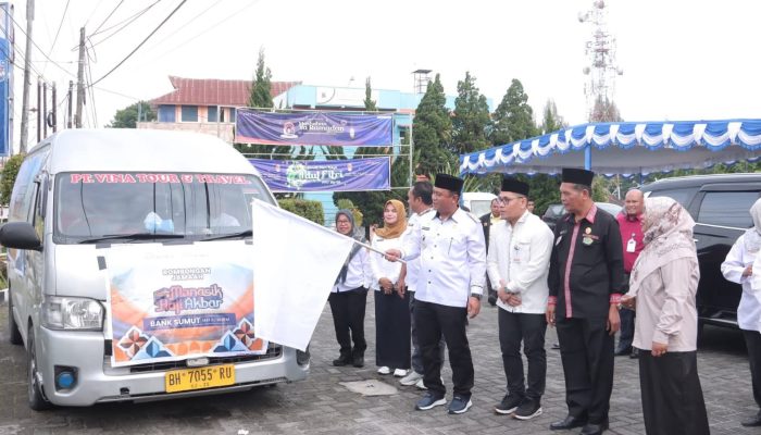 Wabup Dairi Lepas 10 Calon Haji Ikuti Manasik di Medan