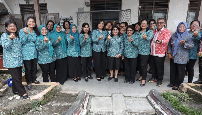 Ketua TP PKK Pematangsiantar Supervisi LBS di Kelurahan Suka Makmur