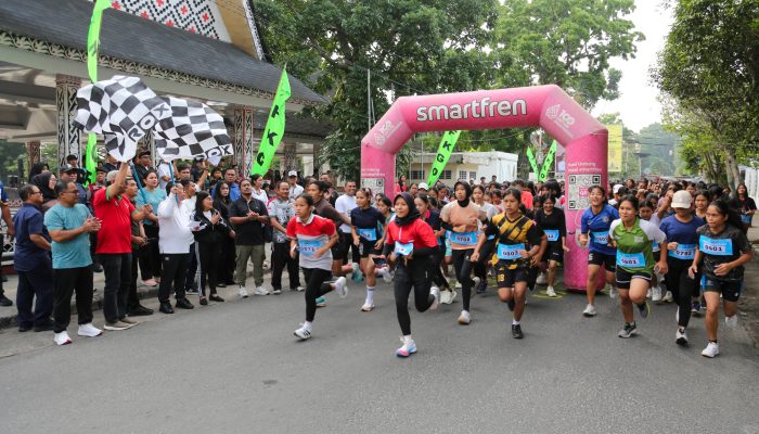 Wali Kota Wesly Silalahi Lepas 1.535 Peserta Fun Run 10K HUT ke-25 FKGOR