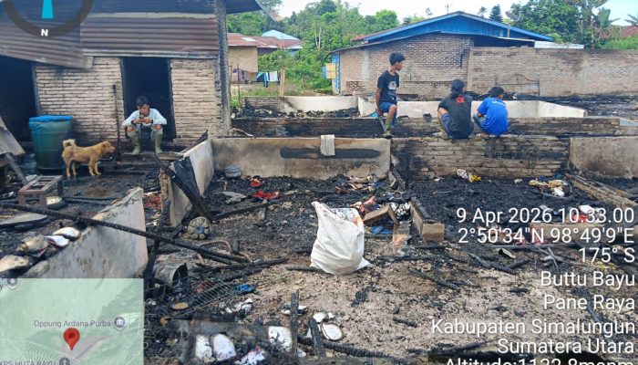 Polsek Dolok Pardamean Gerak Cepat Tangani Kebakaran Empat Rumah di Simalungun