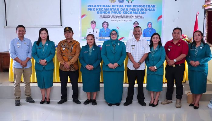 Ketua TP PKK Dairi Lantik Ketua TP PKK Dan Bunda Paud Kecamatan