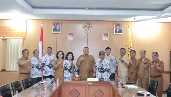 Bupati Vickner Sinaga: Guru Harus Punya Jiwa Kepemimpinan