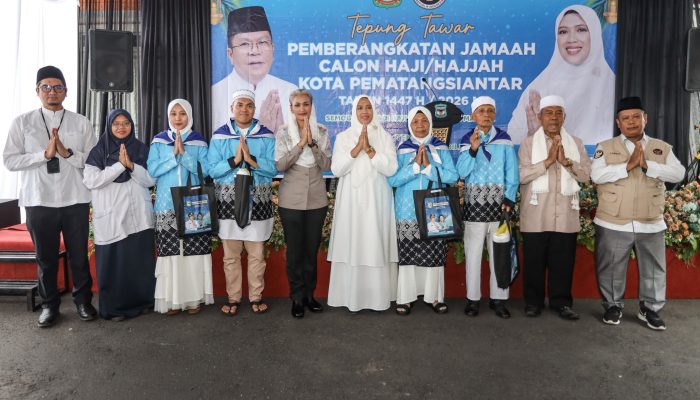 110 Jamaah Calon Haji Pematangsiantar Ditepung Tawar di Rumah Dinas Wali Kota