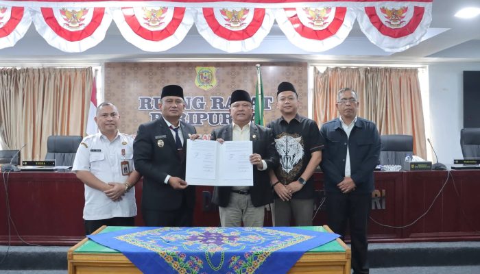 Wabup Dairi Sampaikan LKPJ APBD 2025 dalam Rapat Paripurna DPRD