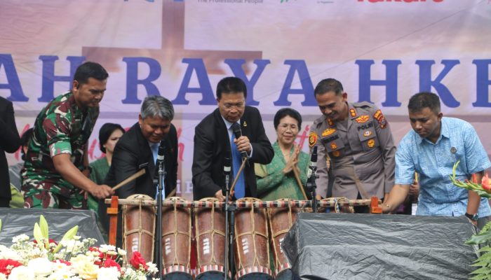 Pemkab Taput Gandeng HKBP Bangun Generasi Brilian dan Wisata Rohani Salib Kasih