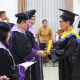 Wesly Silalahi Hadiri Wisuda 65 Lansia Sekolah Sidaya di Pematangsiantar