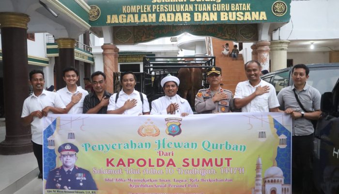 Kapolda Sumut Serahkan Sapi Kurban 600 Kg ke Persulukan Serambi Babussalam Simalungun