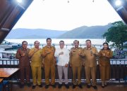 Wabup Samosir Sambut Hangat Wakil Wali Kota Medan di Waterfront Pangururan