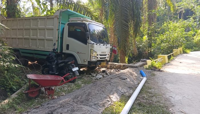 Warga Bajak Dolok Desak Polisi Tutup Galian C Diduga Ilegal di Sungai MCK