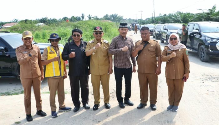 Bupati Simalungun Tinjau Ruas Jalan Bandar Tinggi, Perbaikan  Segera Dimulai