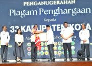 Bupati Simalungun Raih Penghargaan Menkum atas 413 Posbankum