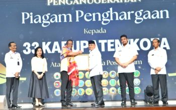 Bupati Simalungun Raih Penghargaan Menkum atas 413 Posbankum