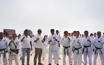 ‎Bupati JTP Hutabarat Resmikan Ujian Kenaikan Sabuk Kyu Wadokai, Diikuti 300 Karateka