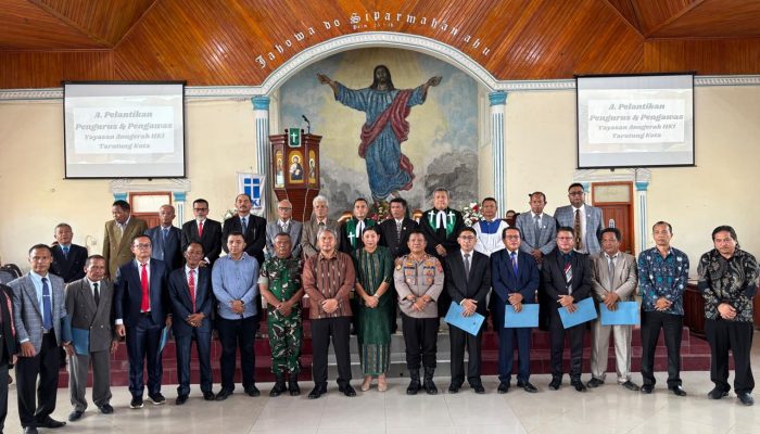 ‎Pemkab Taput Hadiri Ibadah Minggu II Dung Trinitatis dan Pelantikan Pengurus Yayasan Anugerah HKI Tarutung 