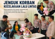 Satlantas Polres Simalungun Jenguk Korban Laka Lantas Jelang HUT Bhayangkara ke-80