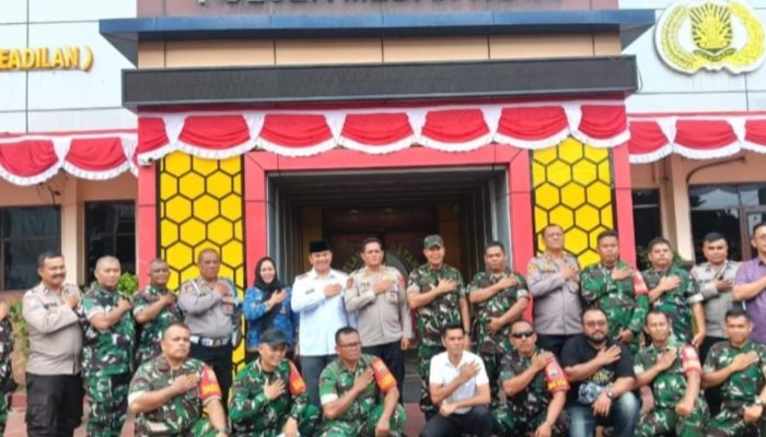 Geruduk Mapolsek Medan Kota, Danramil 04/MK, Danramil 05/MB/ dan Camat Medan Kota ucapkan Selamat Hari Bhayangkara ke 80