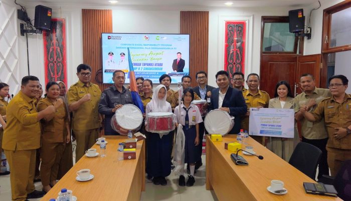 Bupati Tapanuli Utara Sambut Baik Bantuan Alat Marching Band dari PT Angkasa Pura Indonesia 