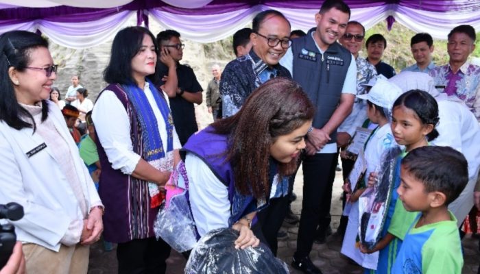 Dua Hari di Samosir, Ketua Pembina Posyandu Sumut Kahiyang Ayu Pastikan Pelayanan Posyandu Berjalan Optimal
