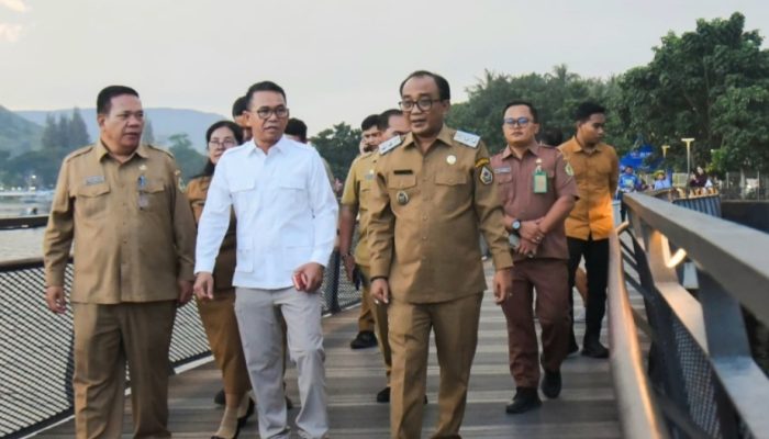 Jalin Silaturahmi, Wabup Samosir Sambut Kehadiran Wakil Walikota Medan di Waterfront Pangururan