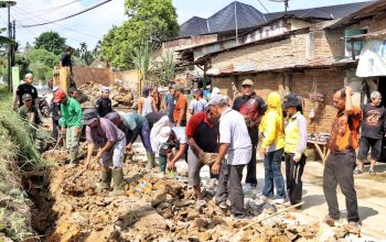 Gotong Royong Massal Percepat Pemulihan Serbelawan Pascabanjir