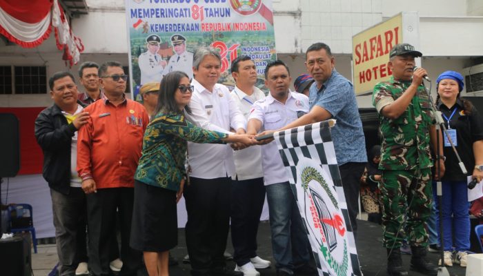 Festival Drumband Piala Bupati Taput Semarakkan HUT RI