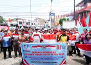Pemkab Taput Bagikan 1.814 Bendera Merah Putih di Siborong-borong