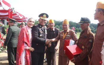 Ketua Bhayangkari Dampingi Kapolres Simalungun di HUT ke-81 RI