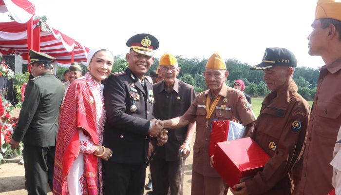 Ketua Bhayangkari Dampingi Kapolres Simalungun di HUT ke-81 RI