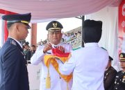 Wakil Bupati Dairi Pimpin Penurunan Bendera HUT RI ke-81
