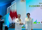 Wesly Terima KEJAR Award dari OJK