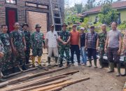 Polri-TNI Gotong Royong Pulihkan Rumah Korban Puting Beliung