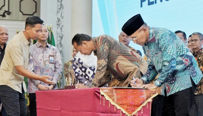 Bupati Simalungun Teken Komitmen Pencegahan Korupsi