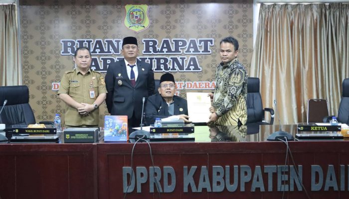 Bupati Dairi Jawab Pandangan Umum DPRD