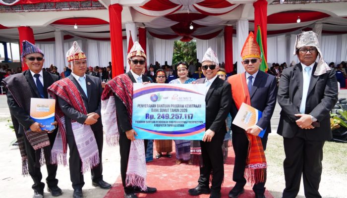 ‎Hari Jadi ke-81 Taput Semakin Meriah, Pemkab Serahkan Beragam Penghargaan dan Bantuan